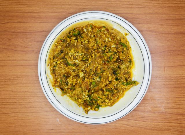 2 Sada Paratha With Mix Anda Piyaz